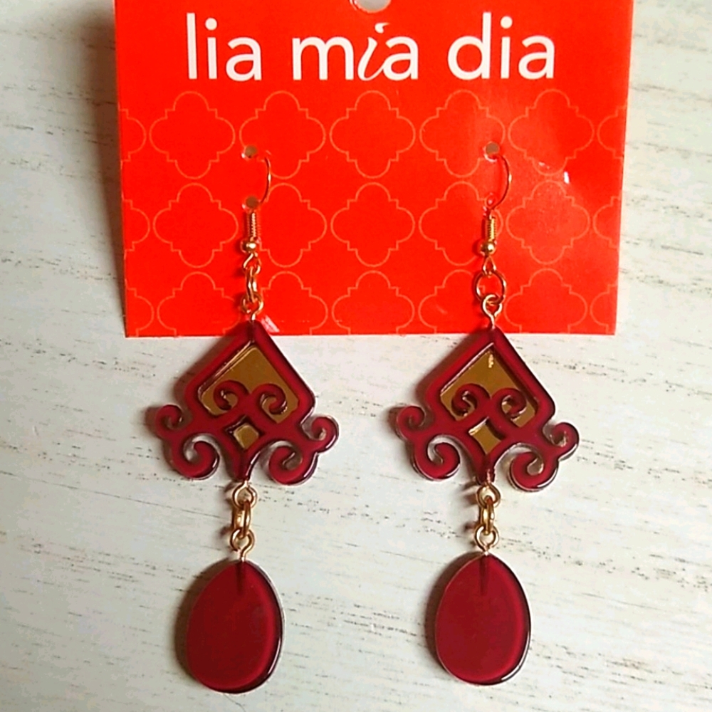 😻 3 For $15 Garnet & Gold Metallic 2 Tier Dangles